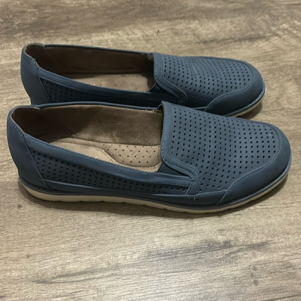 Natural Soul blue slip on loafers size 8